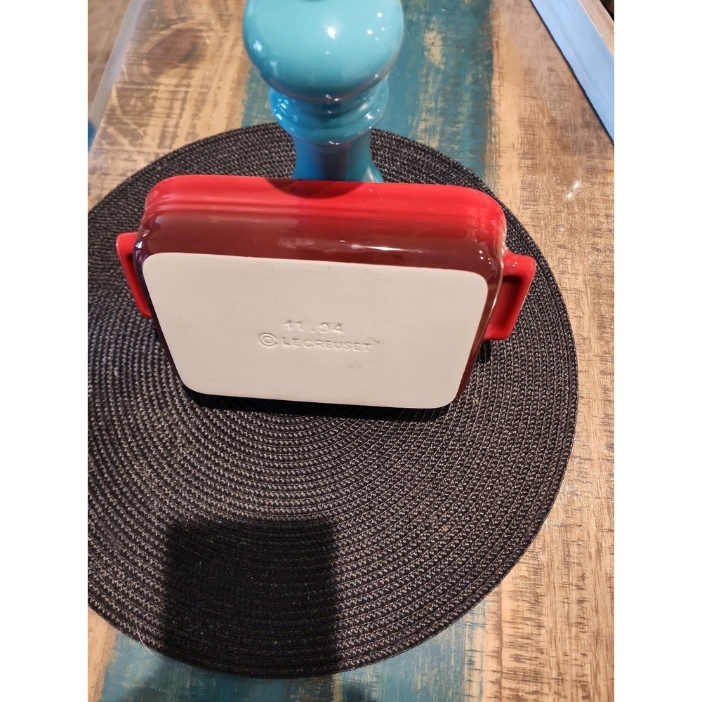 Le Creuset Baking Pan - Picture 2 of 5